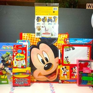Boys 9 Piece Set New Mickey Mouse